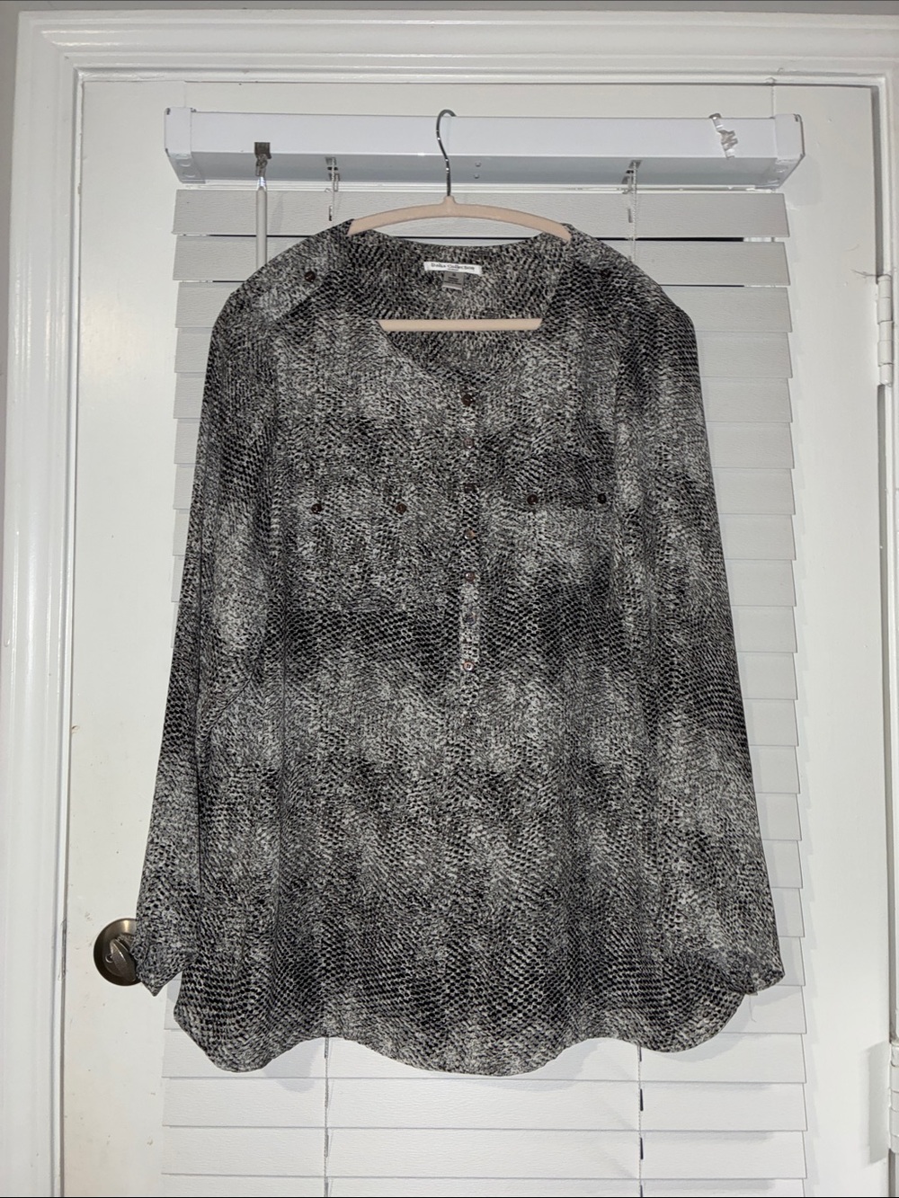 Dalia Collection Black and White Patterned Long-Sleeve Blouse
